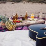 food-drinks-guitar-beach (1) (1)