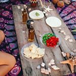 wooden-plank-with-food-drinks-beach (1)